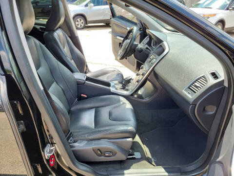 2015 Volvo XC60 T5 Drive-E Premier Plus