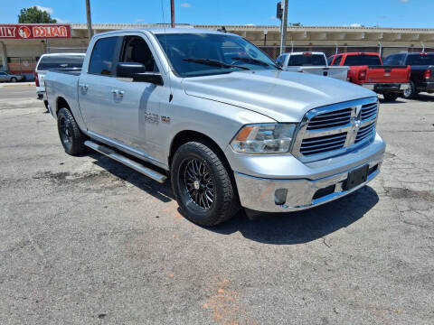 2016 RAM 1500 SLT