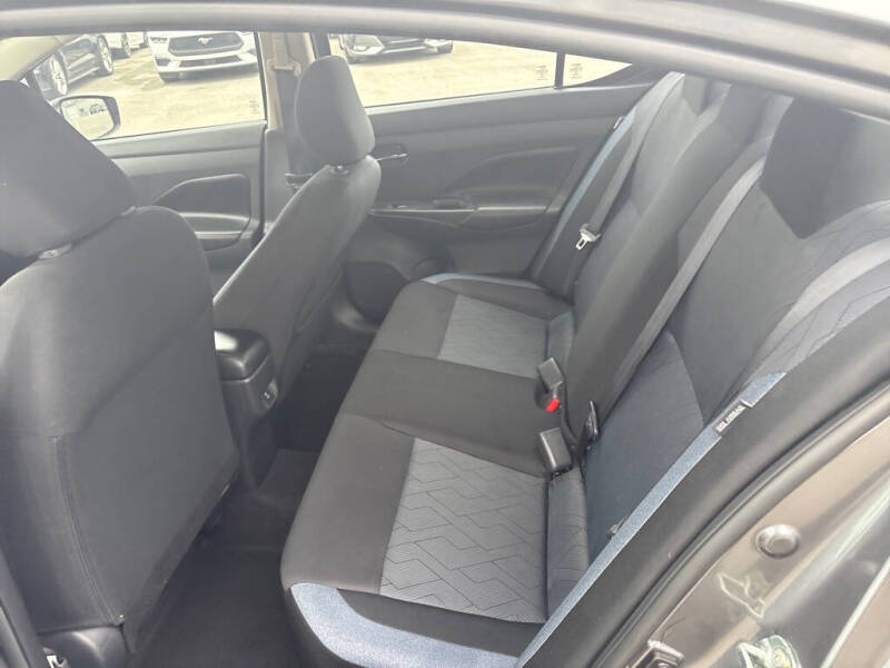 2023 Nissan Versa SV