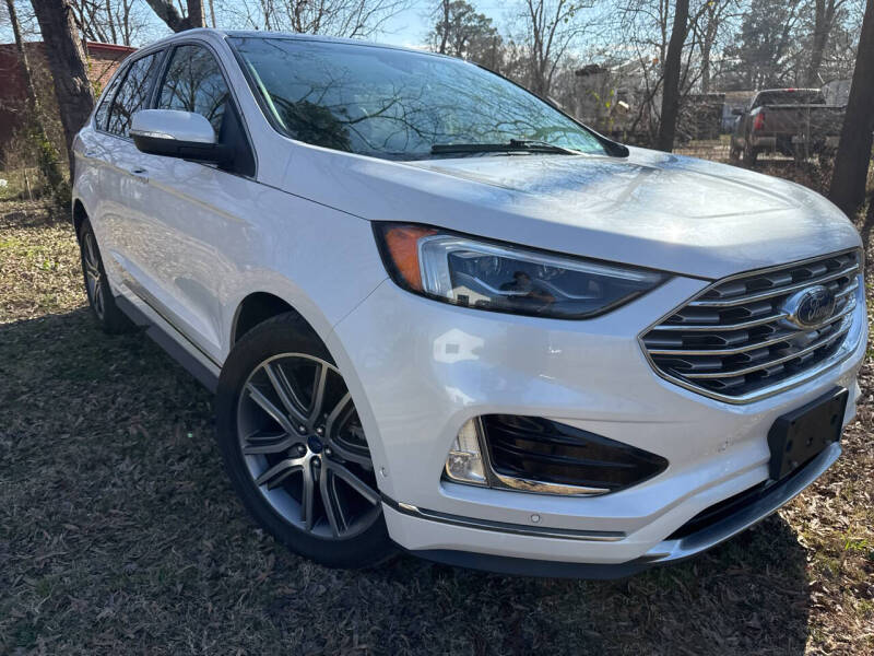 2019 Ford Edge Titanium's photo