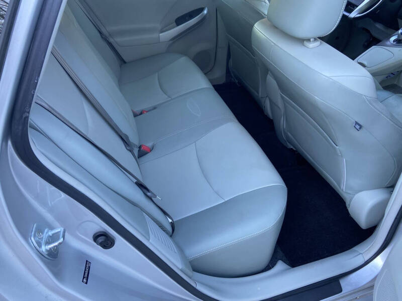 2012 Toyota Prius Two