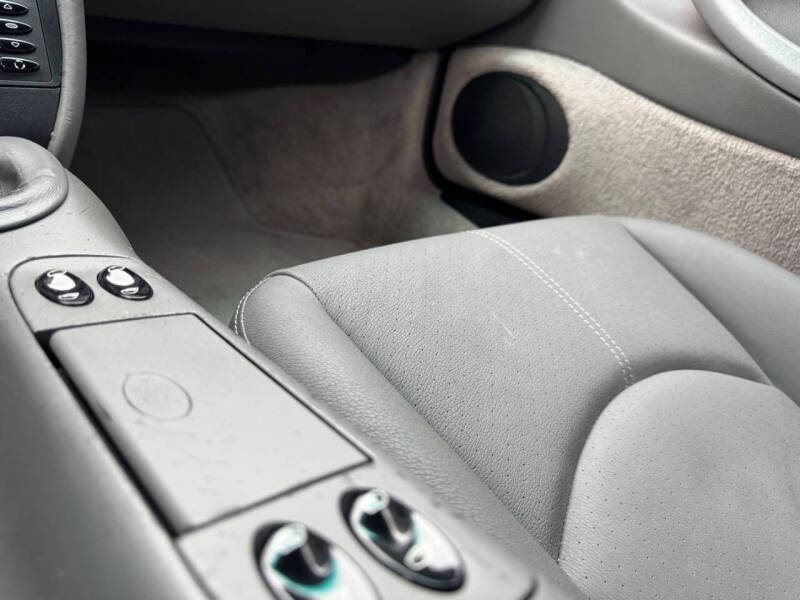 2001 Porsche 911 Carrera