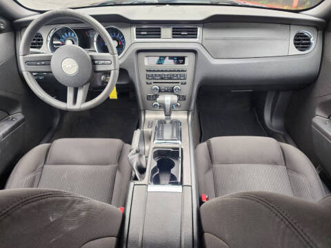 2012 Ford Mustang V6