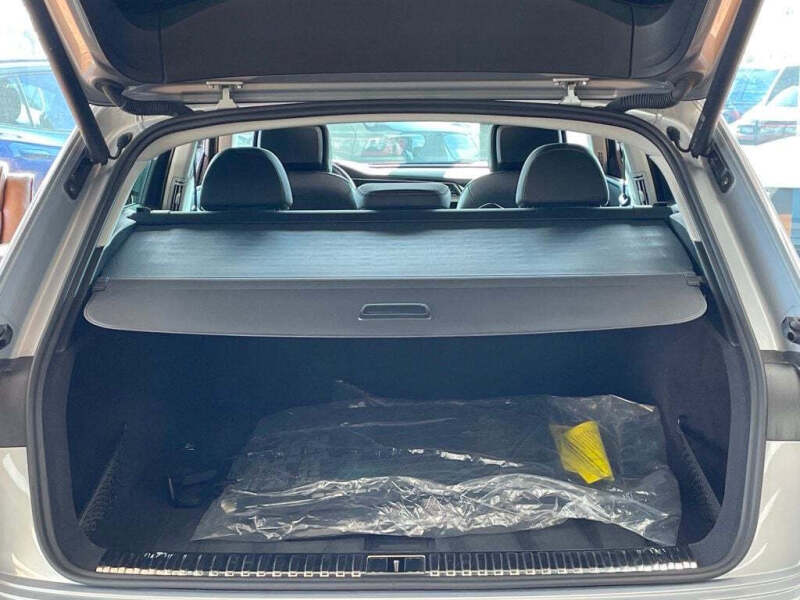 2022 Audi e-tron quattro Premium Plus