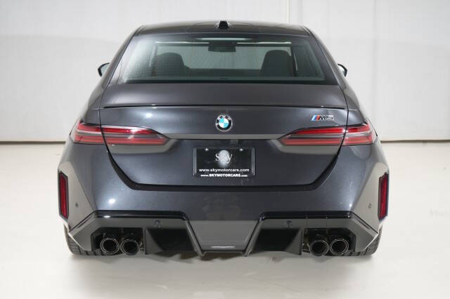 2025 BMW M5