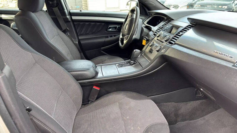 2017 Ford Taurus SEL