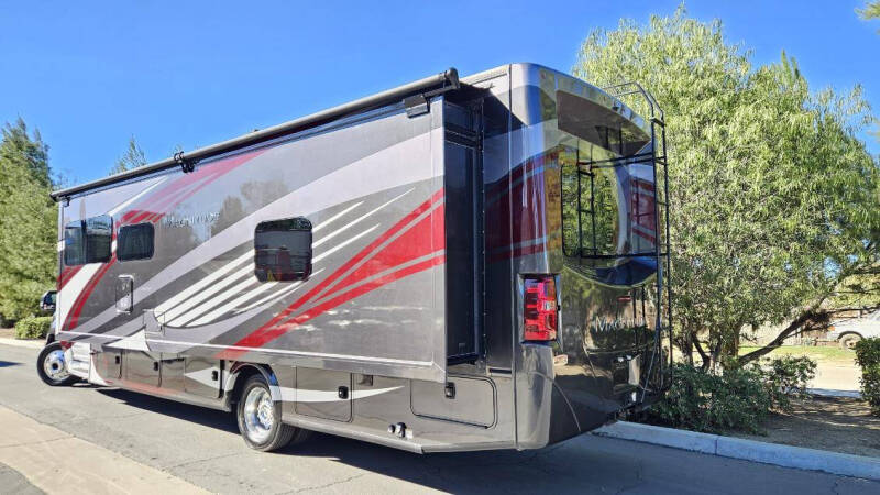 2021 Thor Motor Coach Magnitude