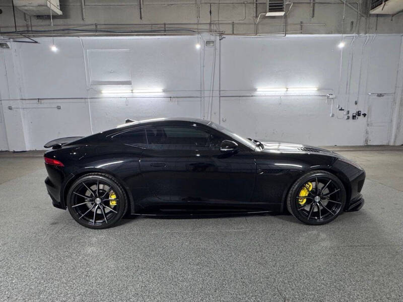 2017 Jaguar F-TYPE R