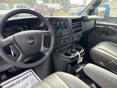 2025 Chevrolet Express LS 3500