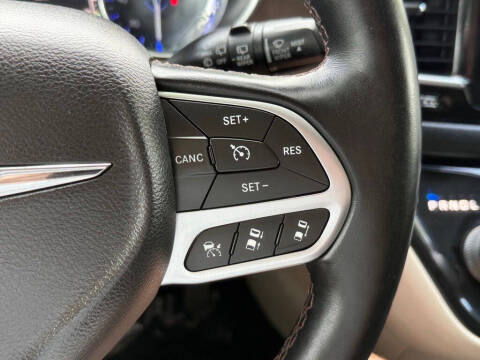 2017 Chrysler Pacifica Touring-L Plus