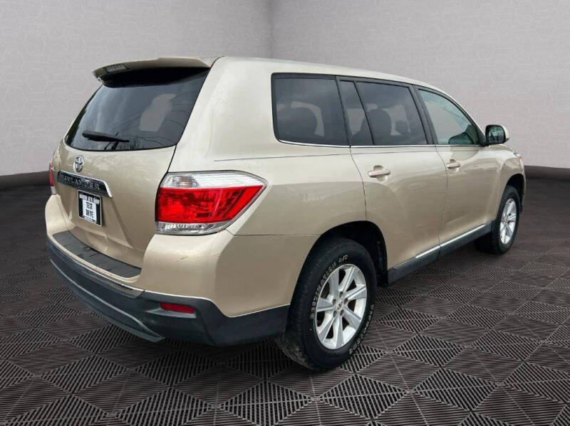 2012 Toyota Highlander SE