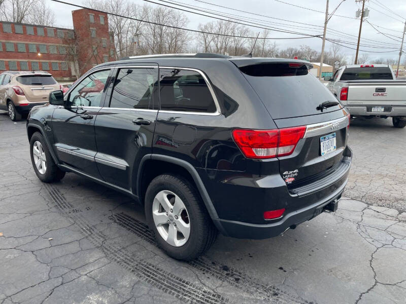 2013 Jeep Grand Cherokee Laredo X photo 4