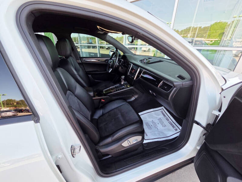 2017 Porsche Macan