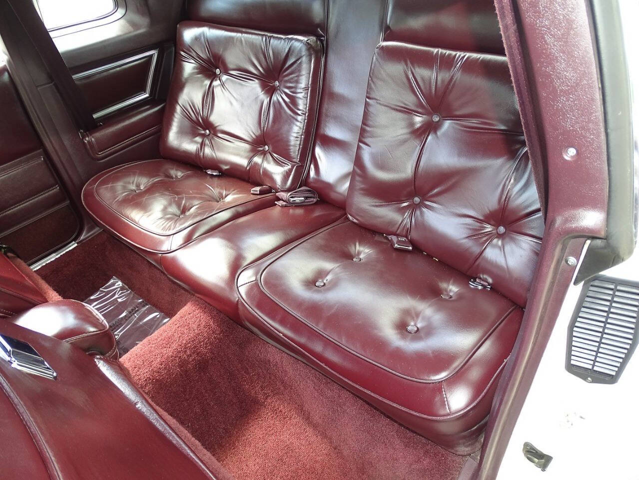 1985 Oldsmobile Cutlass Supreme 19