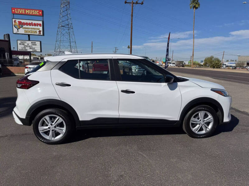 2024 Nissan Kicks S