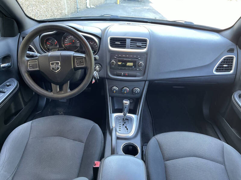 2012 Dodge Avenger SE
