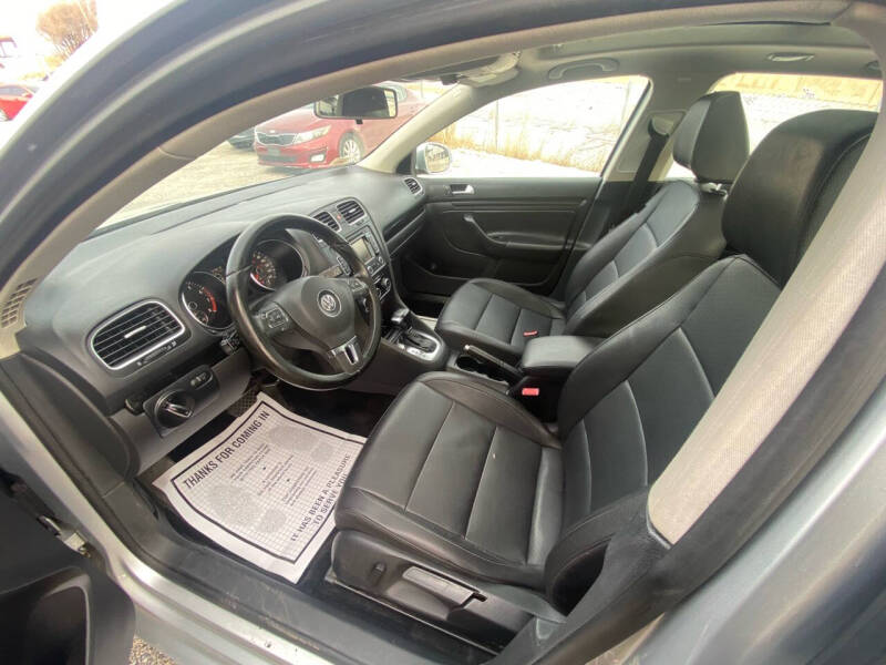 2011 Volkswagen Jetta SportWagen SE photo 9