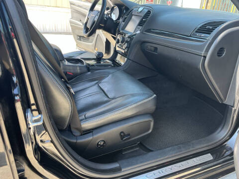 2013 Chrysler 300 C John Varvatos Limited Edition