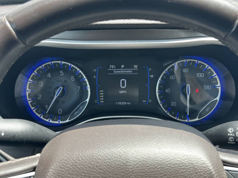 2017 Chrysler Pacifica Touring-L
