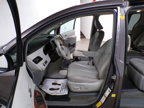 2011 Toyota Sienna XLE 7-Passenger