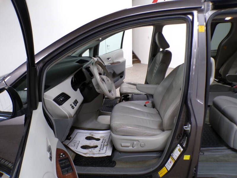 2011 Toyota Sienna XLE 7-Passenger