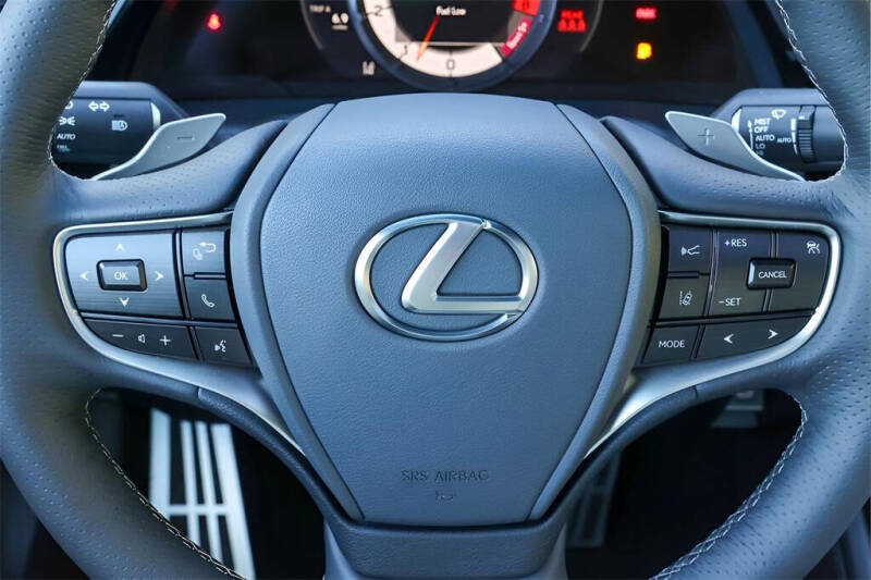 2025 Lexus ES 350 F SPORT Handling