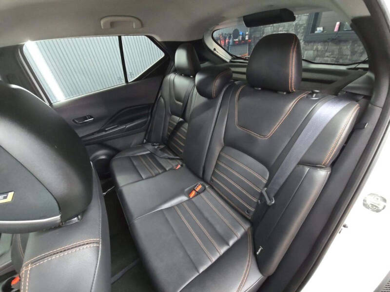 2020 Nissan Kicks SR
