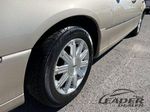 2011 Lincoln Town Car Signature Limited