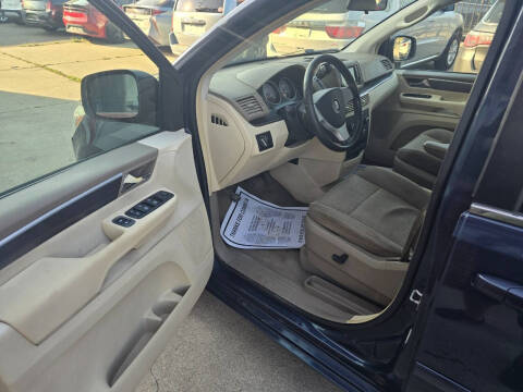 2009 Volkswagen Routan SE