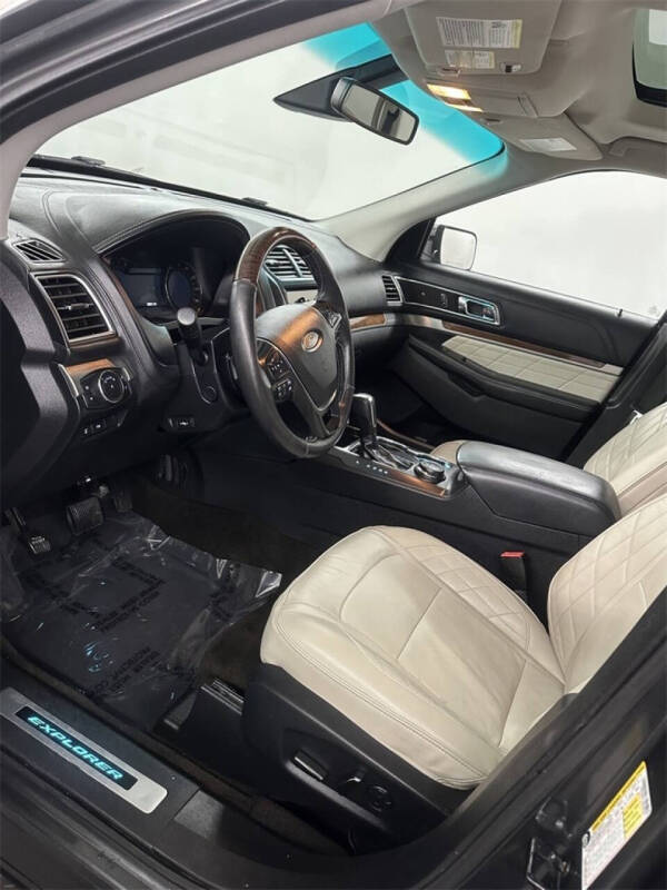 2016 Ford Explorer Platinum