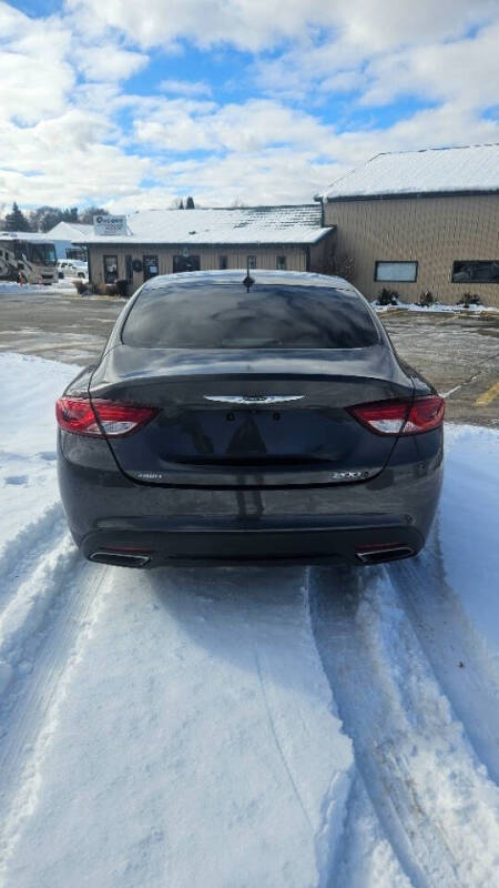 2015 Chrysler 200 S
