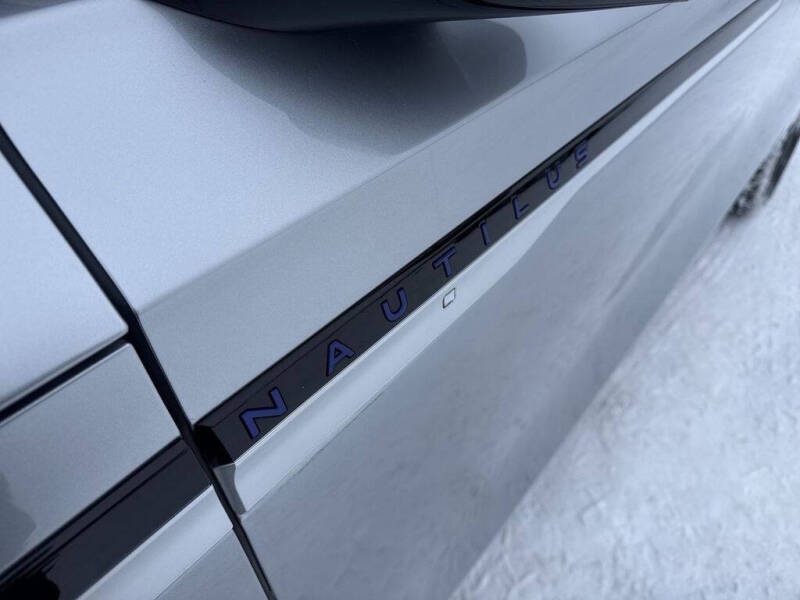 2024 Lincoln Nautilus Hybrid Reserve