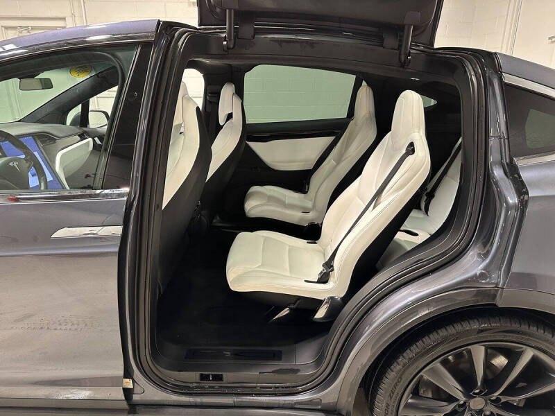2019 Tesla Model X Standard Range