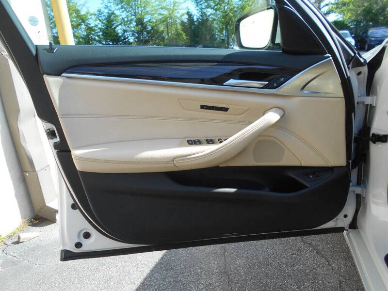 2019 BMW 5 Series 530i