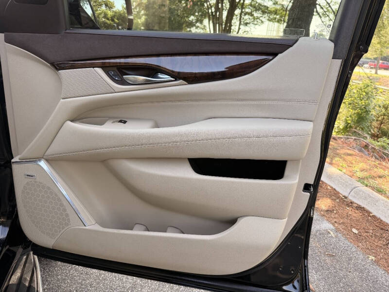 2017 Cadillac Escalade Luxury