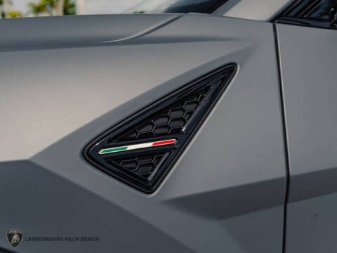 2024 Lamborghini Urus S