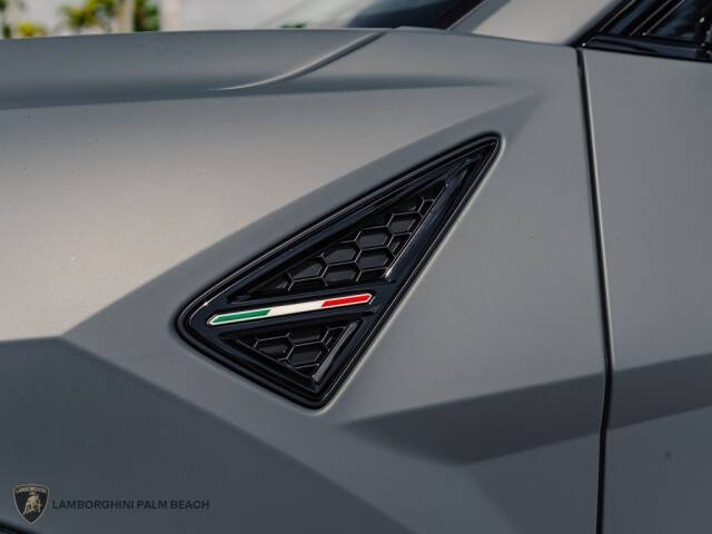 2024 Lamborghini Urus S