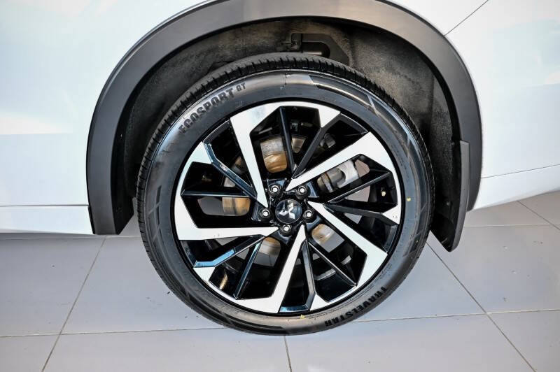 2023 Mitsubishi Outlander PHEV 40th Anniversary