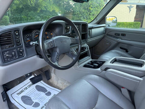 2004 GMC Yukon SLT