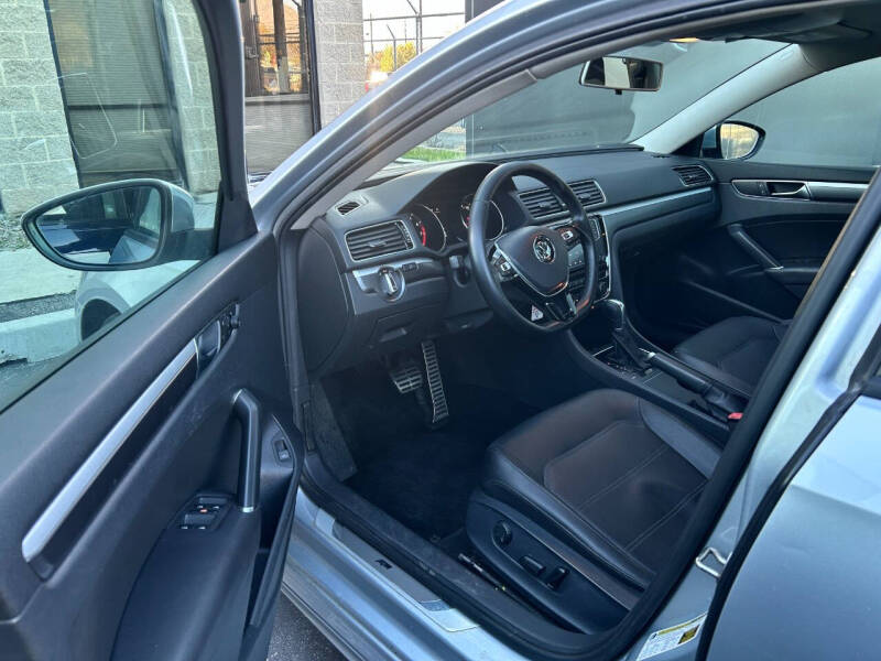 2018 Volkswagen Passat 2.0T R-Line