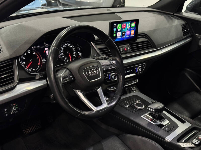 2020 Audi Q5 quattro Titanium Premium 45 TFSI