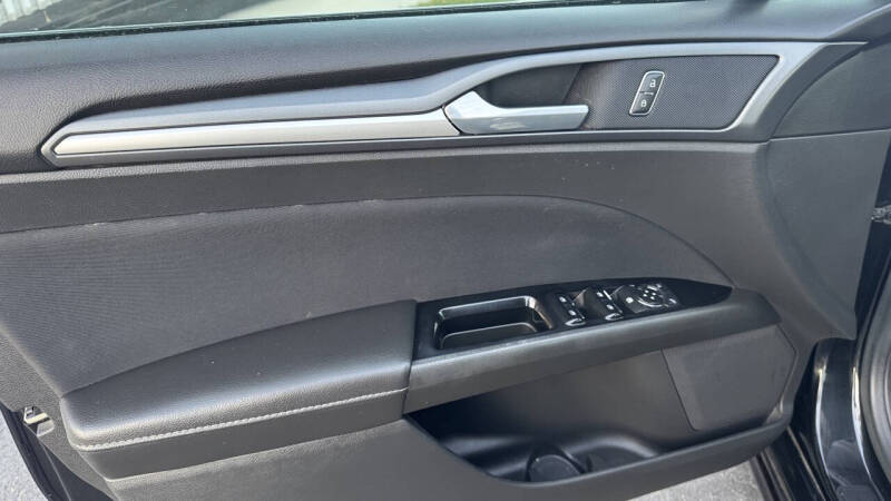 2014 Ford Fusion Hybrid SE