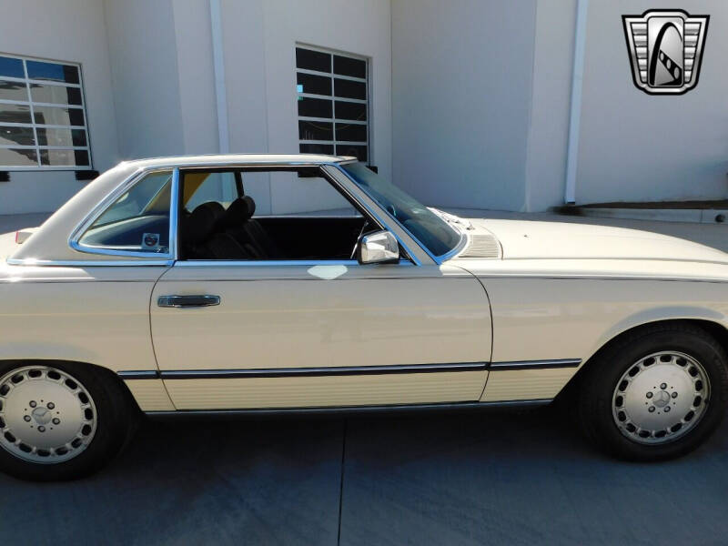 1987 Mercedes-Benz 560-Class 560 SL