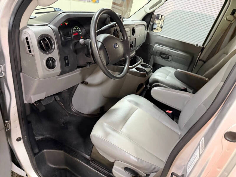 2014 Ford E-Series E-250