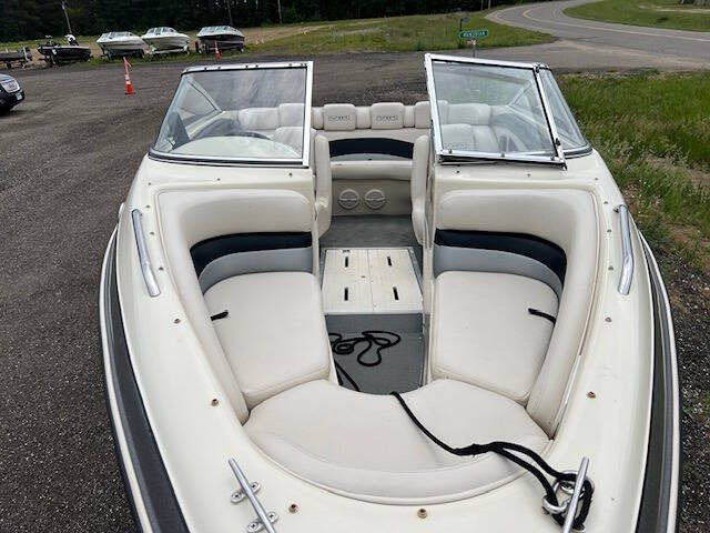 2000 Valiant VIP 18ft