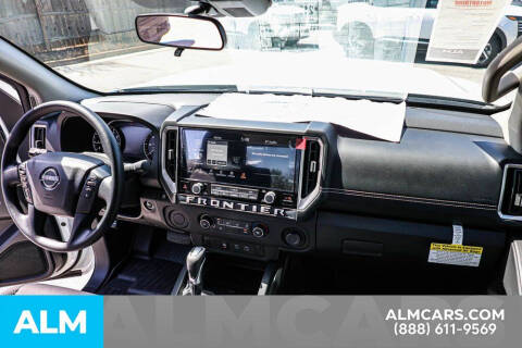 2025 Nissan Frontier SV