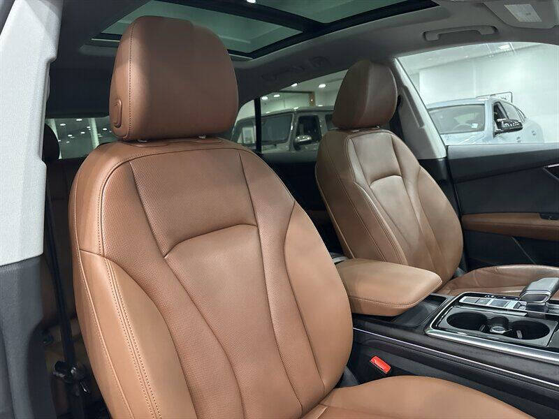 2023 Audi Q8 quattro Premium Plus 55 TFSI