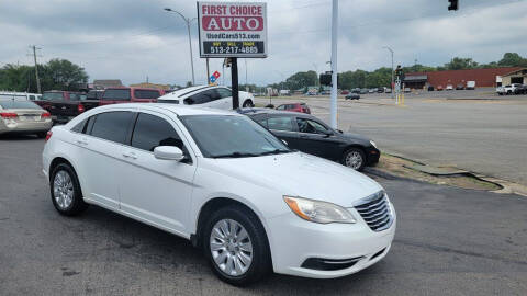 2012 Chrysler 200 for sale at FIRST CHOICE AUTO Inc in Middletown OH