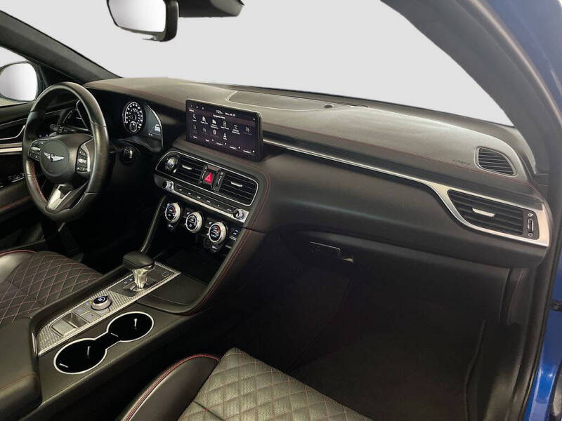 2023 Genesis G70