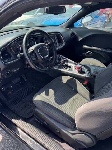 2017 Dodge Challenger SXT